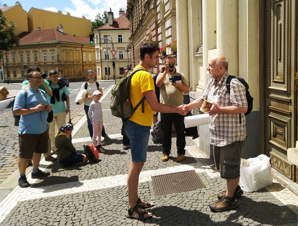 P�ed�n� plechovky Ale�i Deutschovi 6.7.2020