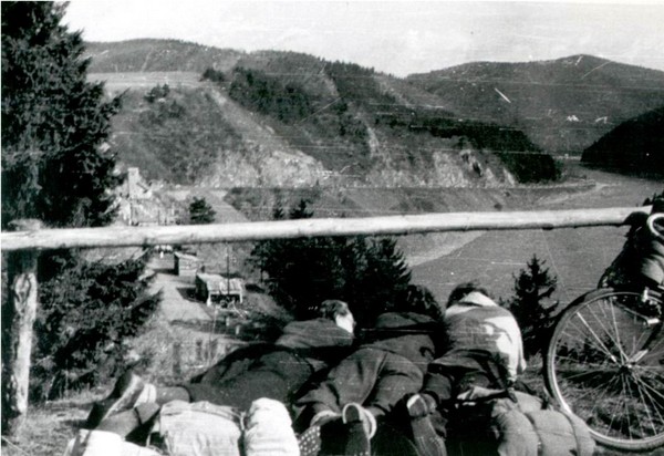 Velikono�n� robinson�da 1943